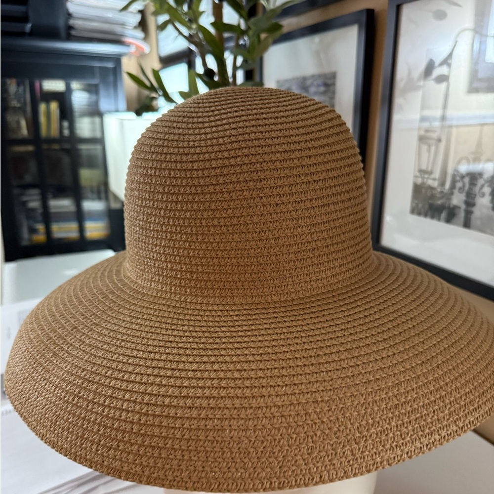 Elegant Tan Wide-Brim Hat - Picture 2 of 2